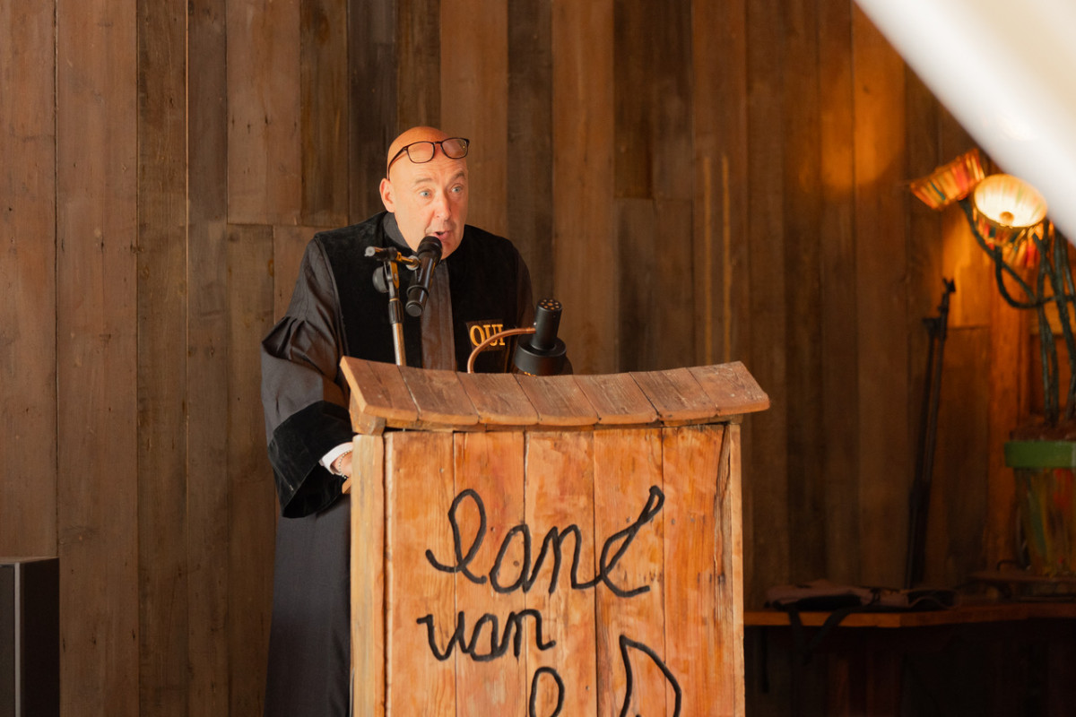 Trouwambtenaar-Leiden-ceremonie-humor-Onno-Innemee