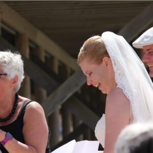 ceremonieel-spreekster-Conny