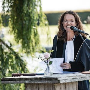 trouwambtenaar-steenbergen-Leonie