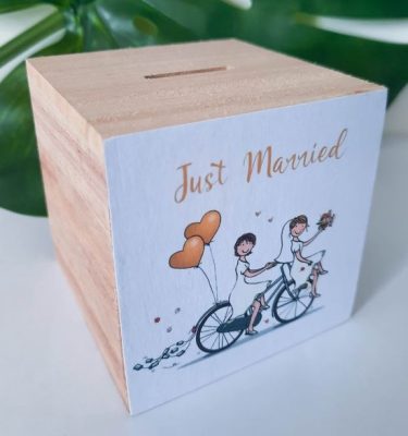 Bruiloft cadeau geld geven - Houten spaarpot bruiden