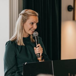 trouwambtenaar-Achterhoek-trouwen-met-Marja