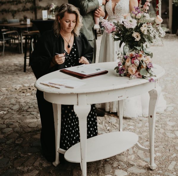 ceremoniespreker-Tiel-Trouwambtenaar-Chantal-Schoenmakers
