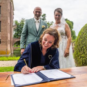 ceremoniespreker-Haarlem-Adrienne-Moleman-trouwt