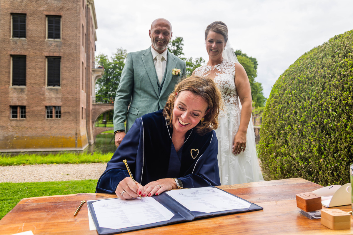 ceremoniespreker-Haarlem-Adrienne-Moleman-trouwt