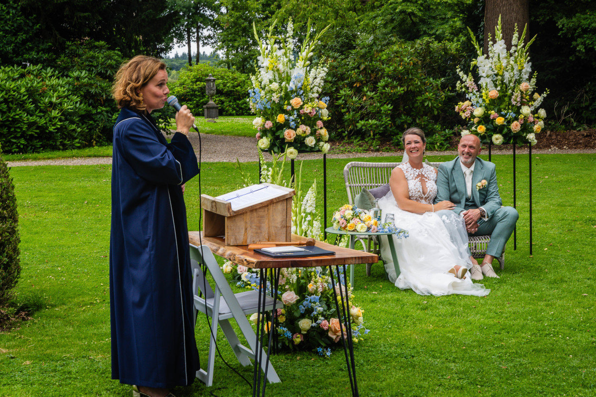 ceremoniespreker-Haarlem-Adrienne-Moleman-trouwt