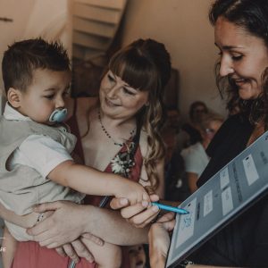 Ceremoniespreker-Alphen-Done-by-Dien