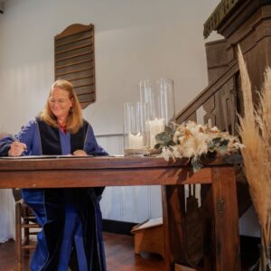Trouwakte-tekenen-trouwambtenaar-Risje-bruiloft-A&F
