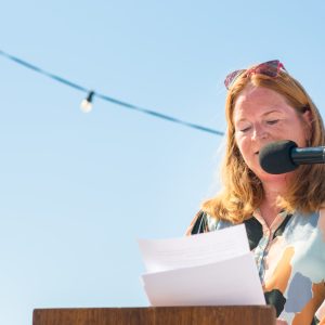 trouwambtenaar-Ameland-strandbruiloft-Risje-Sinnema