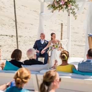 trouwen-op-het-strand-Risje