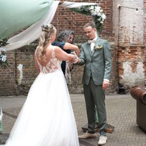 Bruidspaar-handfasting-Myrian-Hollegien