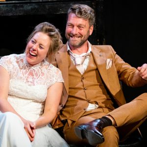 Trouwambtenaar-Zutphen-Eva-Schuurman-Omdat-ik-van-je-trouw