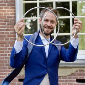 Rube De Goochelende Trouwambtenaar