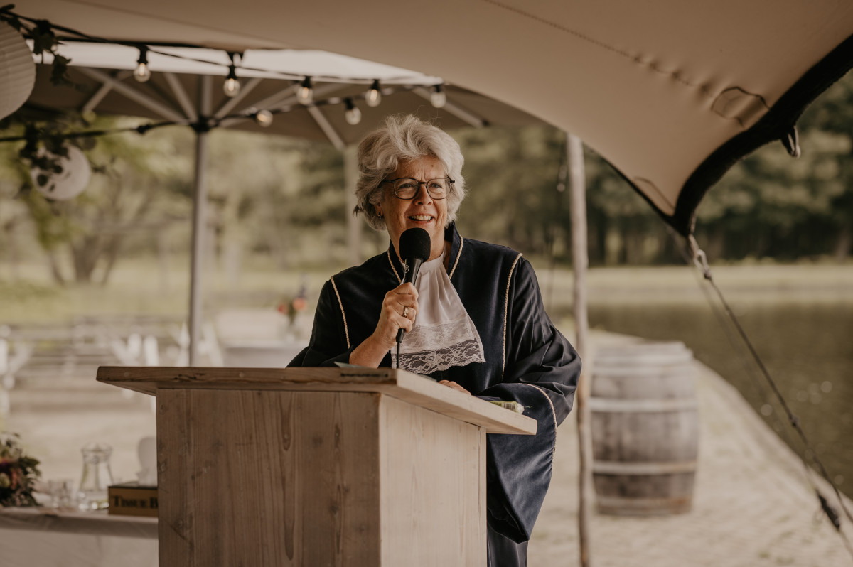 trouwambtenaar-Rotterdam-Ellemieke-verbindt-echt