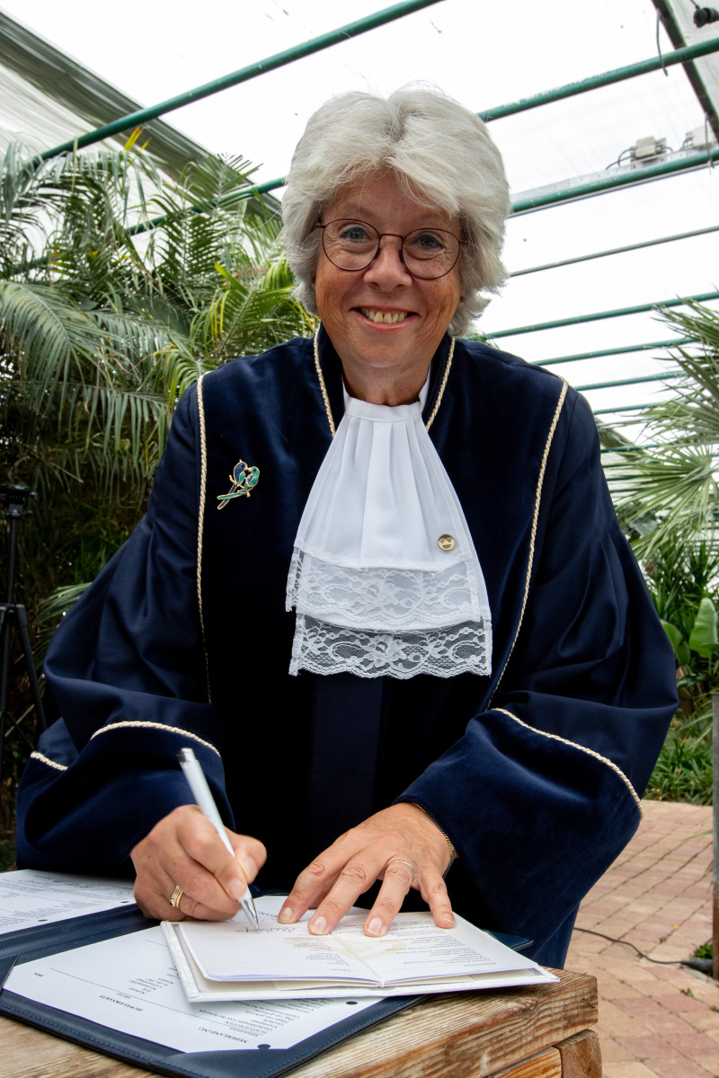 trouwambtenaar-Rotterdam-Ellemieke-verbindt-echt