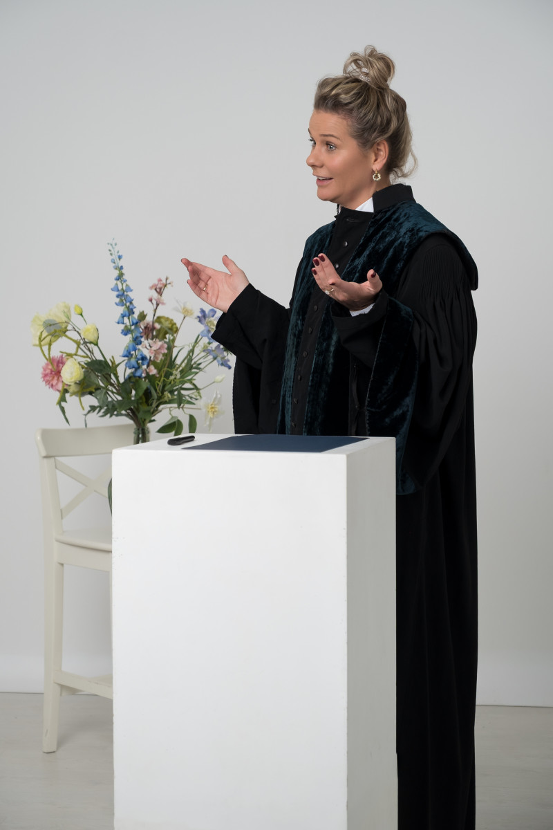 Twentse-trouwambtenaar-Constance