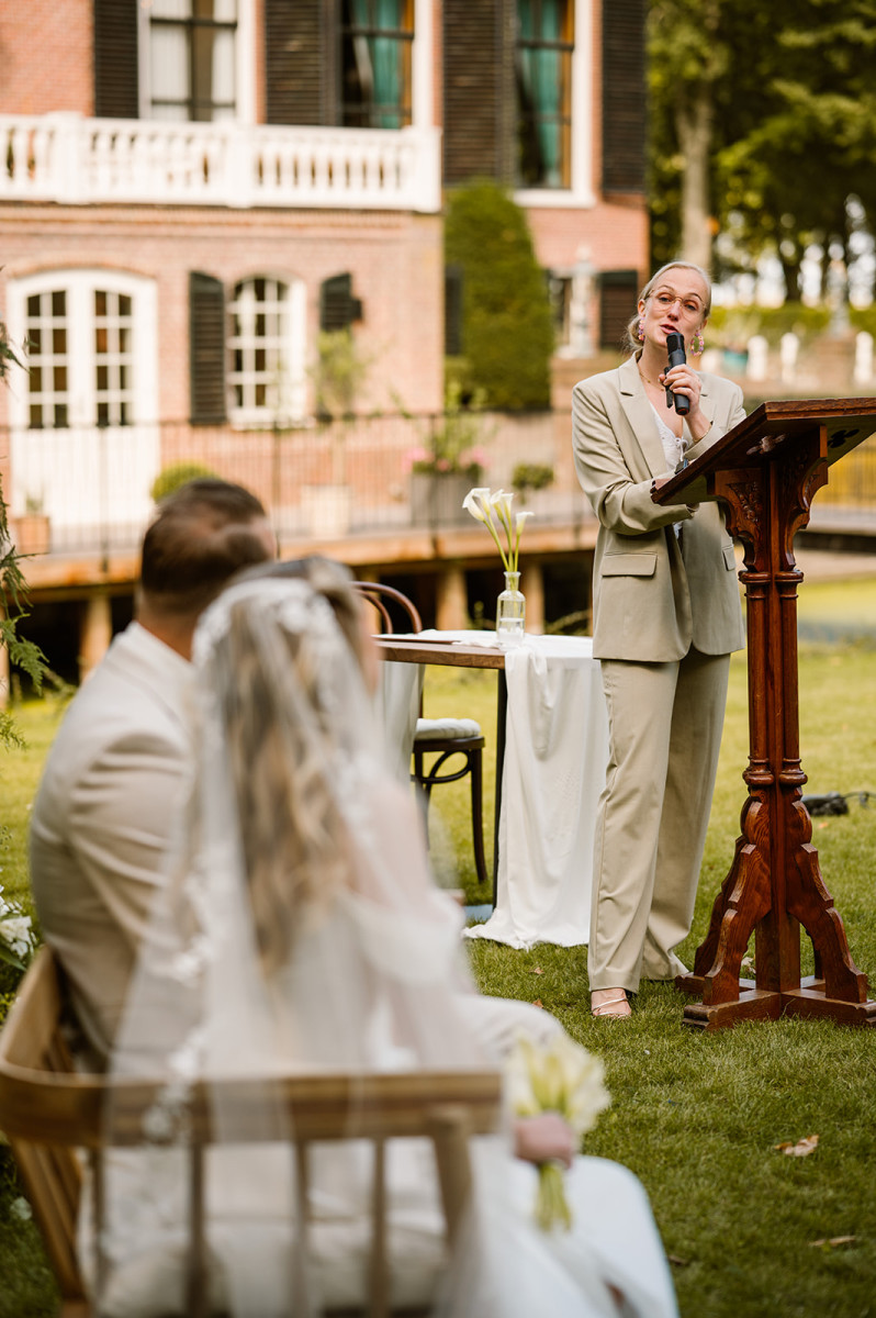 ceremoniespreker-Friesland-Drachten-Iris-Oog-voor-Trouwen